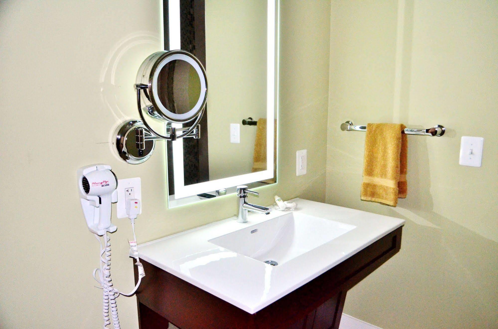 Culpeper Center Suites Extérieur photo